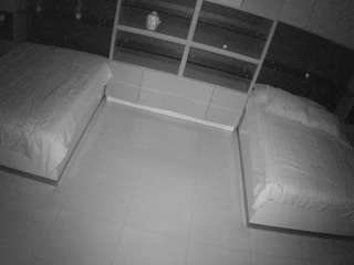 voyeurcam-casa-salsa-versus-room