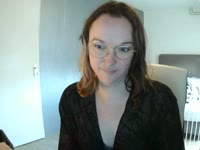 Ik ben een spontane dame die bijna niets te gek vind. Ik sta voor veel dingen open zolang we het samen maar gezellig hebben. Heb je een lekker verzoekje? vraag het me dan zeker.