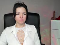 A petite brunette ;) with a feminine and positive energy. I love cooking, traveling, dancing, watching movies, riding my bike, reading books, and creating beautiful flower arrangements. I’m warm, curious, and love meeting new people ;). Spend some time with me — I promise good vibes, real conversations, and a genuine smile <3