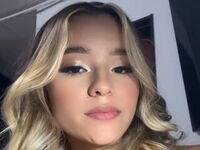 naked webcam girl photo AaishaCollin
