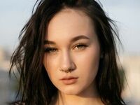 topless cam girl EllaVietor