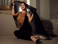 beautiful girl cam Kourtney