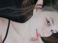 cam girl playing with dildo TinishaDubbert