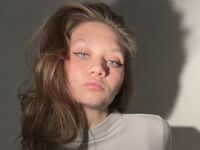 camslut topless BrandiLiedberg