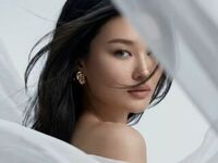 camgirl playing with vibrator NathalieWalton