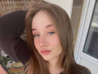 cam girl playing with dildo AliceTrenton