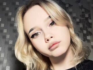 bedroom livesex AlmaLonabaugh