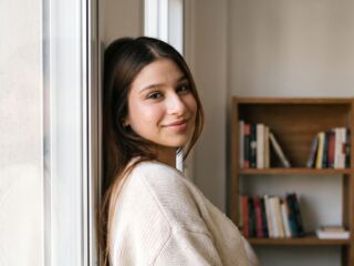 fingering webcamgirl AlysaGagliano