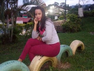 naked webcam girl fingering AmandaRuiz