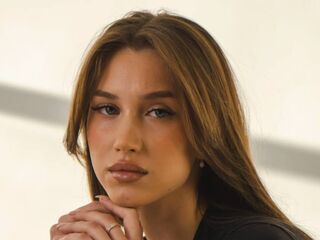 nude webcam AmelinaBrauberg