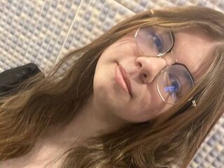 adultcam AminaBlooms