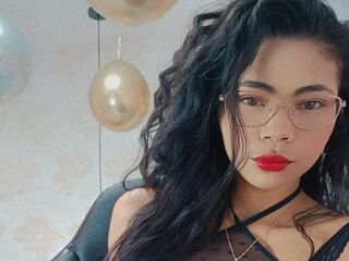 topless camgirl AmmyWilsonn