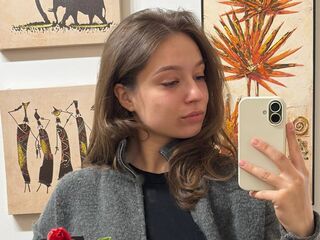 naked camgirl AnnaMariardi