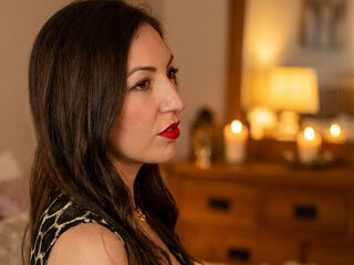 live chat room ArishaElara