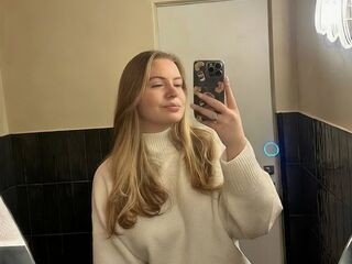 bedroom webcam AryaThomas