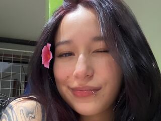 cam girl fingering CamiLewit