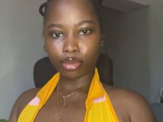 girl topless CaramelDaisy