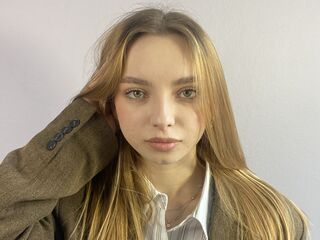 camslut fingering pussy ChariseKuhnke