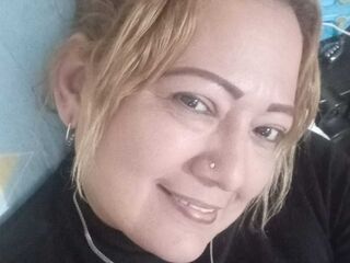 hot cam girl masturbating with sextoy ClauCollins
