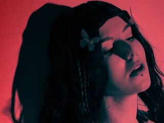 cam girl showing tits CorlissFunston