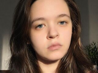 cam strip tease CorneliaAdling