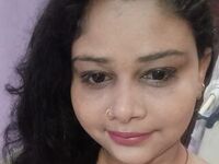 fingering webcamgirl CurvySoniya