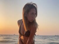 girl nude DeirdreNatalia