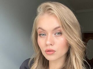 webcamgirl chat ElaraBrooks