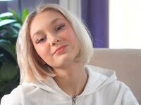 show live ElaynePestone