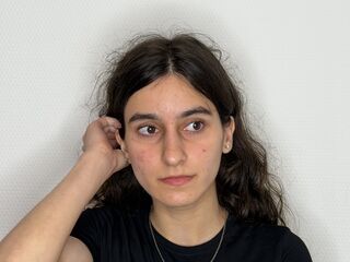 girl showing pussy FondaYarbro