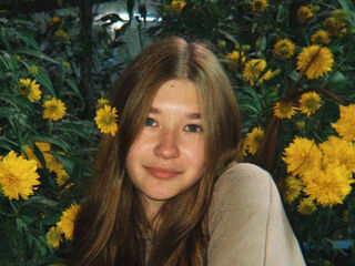 naked girl with webcam fingering pussy GemaWiddows