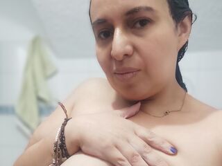 fingering cam slut IbannaBely