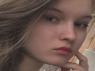 camwhore spreading pussy InocenciaFarrare