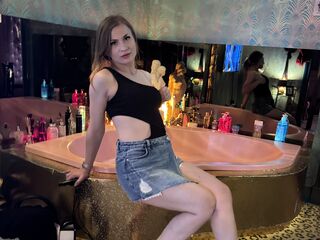 camwhore shaved pussy IsaEthan