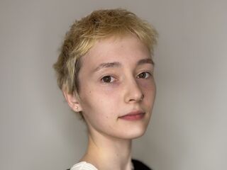 streaming live webcam JenelleBarette