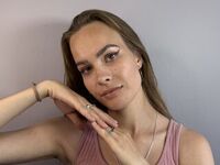 webcam girl JerilynMominee