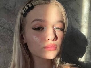 naughty camgirl masturbating KianaStark