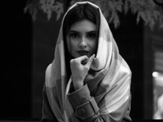 camslut spreading pussy KylaSieradski