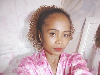 adult webcam LayahMorgane