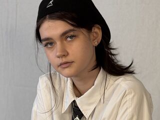 anal sex show LeannMolineaux