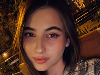 stripper cam LeiaFrost