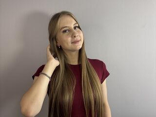 camgirl masturbating LeolaHunkins