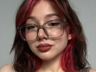 cam whore LessyGrayce