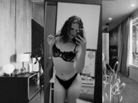 sexy webcamgirl LiahRosh