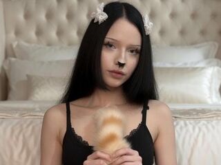 teaser cam LoraineWebley