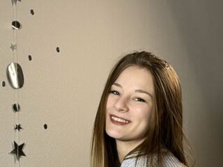 camgirl shaving pussy MarlaMeachem