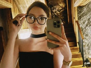 cam girl fingering pussy MiaForester