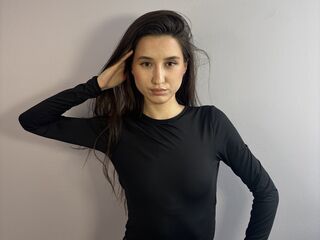 topless webcam girl MirelNaomi