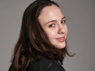 girl showing tits MonaStout