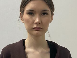 free liveshow NelleLoehlein